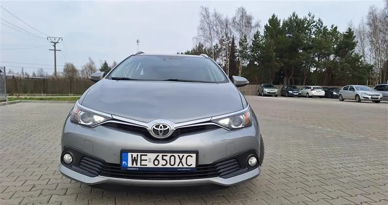 Toyota Auris cena 40000 przebieg: 196204, rok produkcji 2016 z Piotrków Trybunalski małe 46